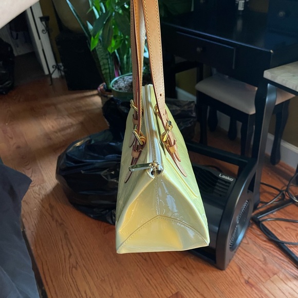 Authentic LV Yellow Vernis Patent Leather Rosewood Mini Shoulder Bag - Picture 5 of 16